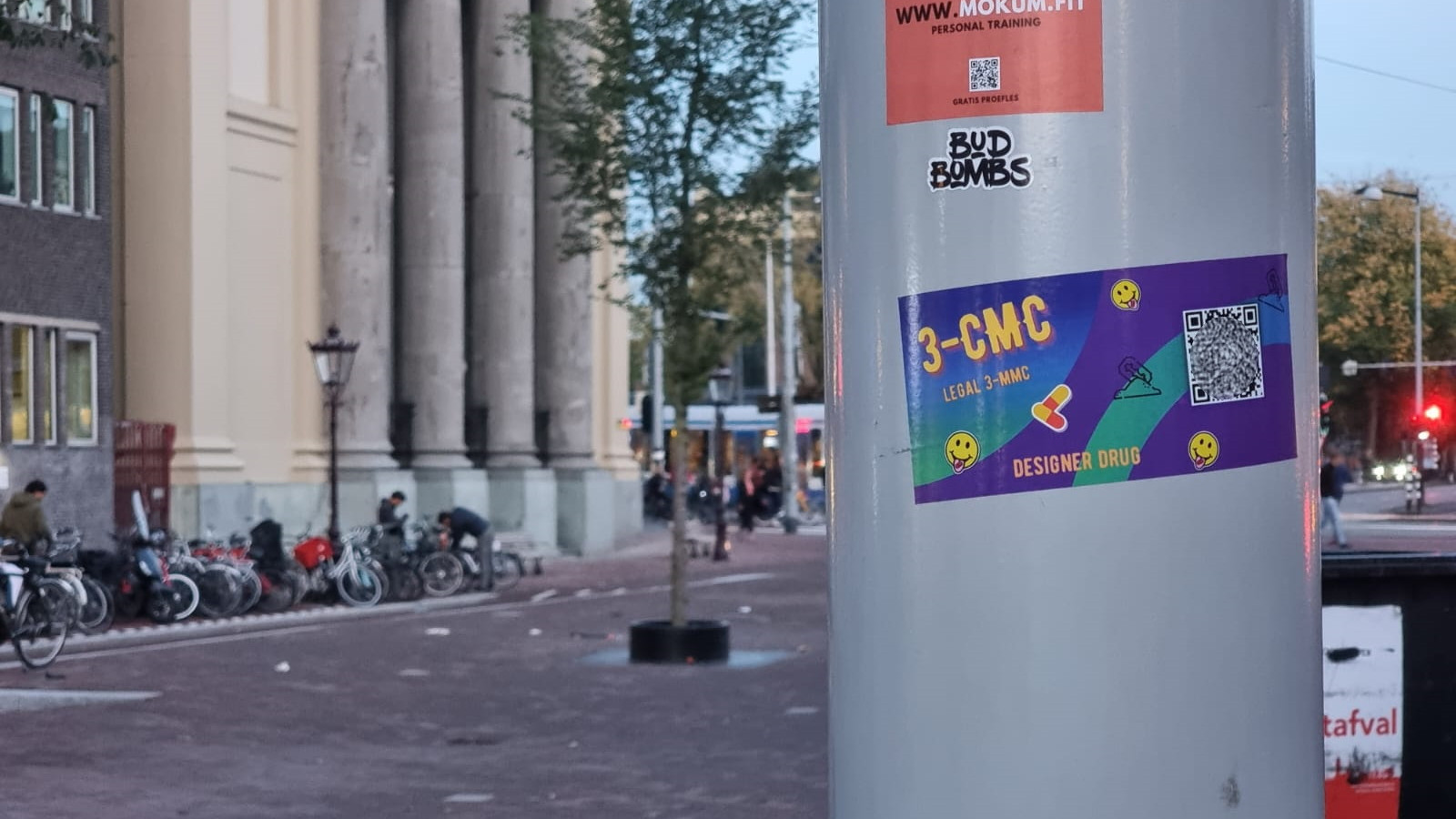 Drugssticker op Waterlooplein