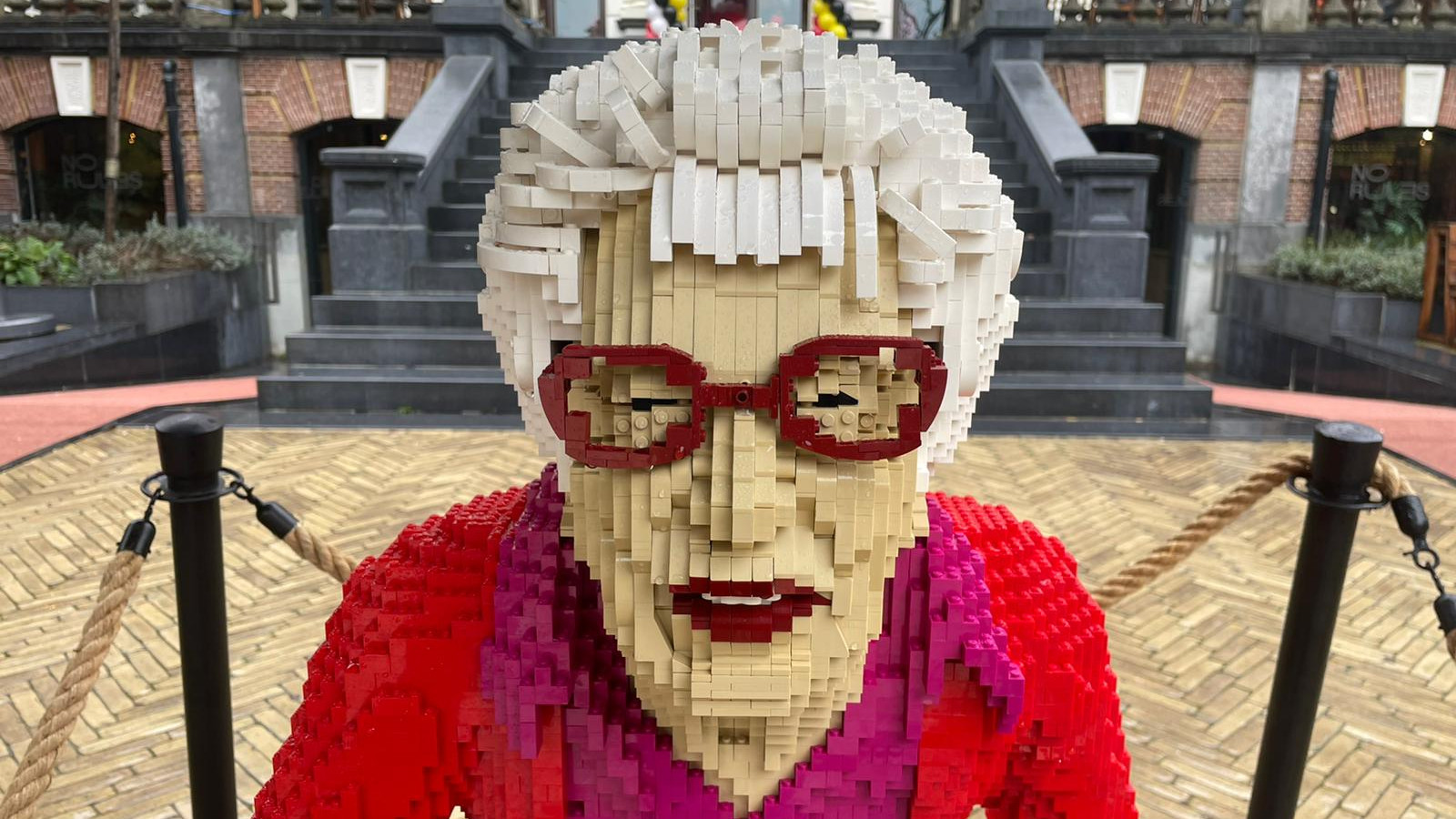 Annie M.G. Schmidt Legobeeld