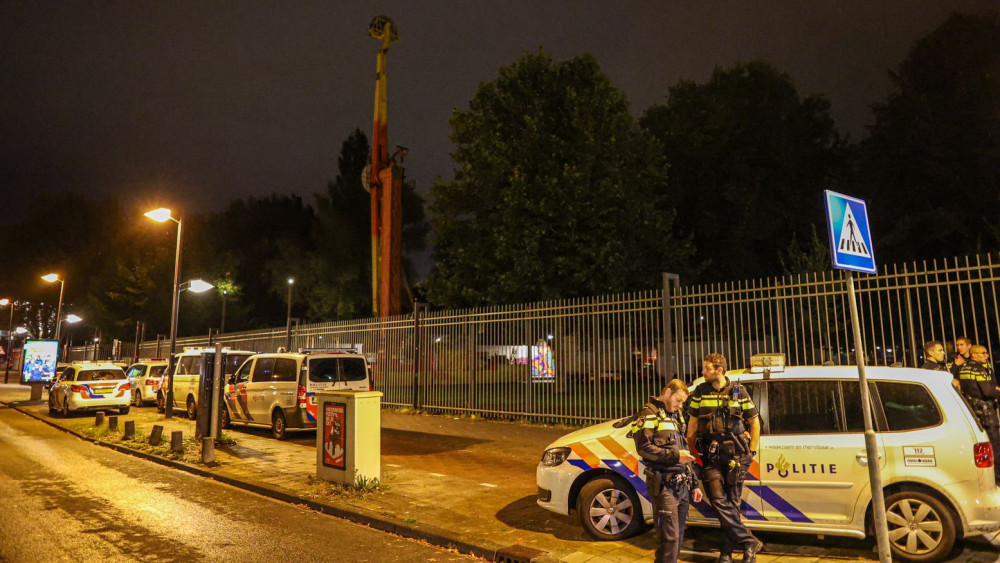 Vuurwerk Gegooid Op Kermis In Osdorp, Politie Massaal Uitgerukt - AT5