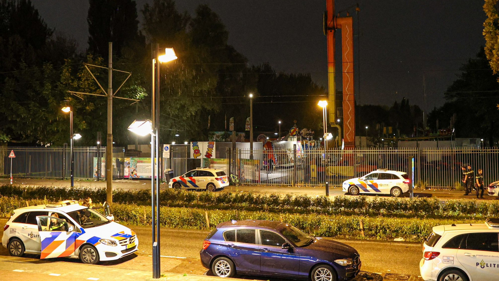 Politie naar kermis in Osdorp