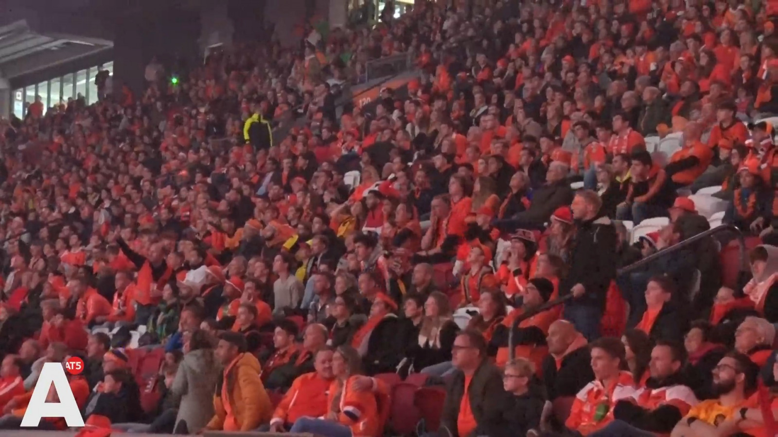 Oranjefans in de Johan Cruijff Arena