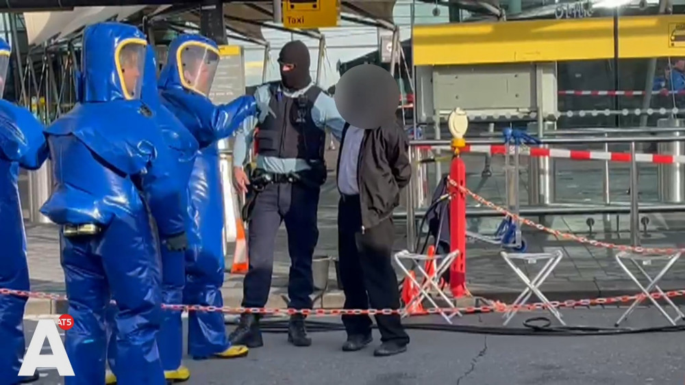 Un uomo arrestato a Schiphol Plaza ha dichiarato di voler rilasciare il virus