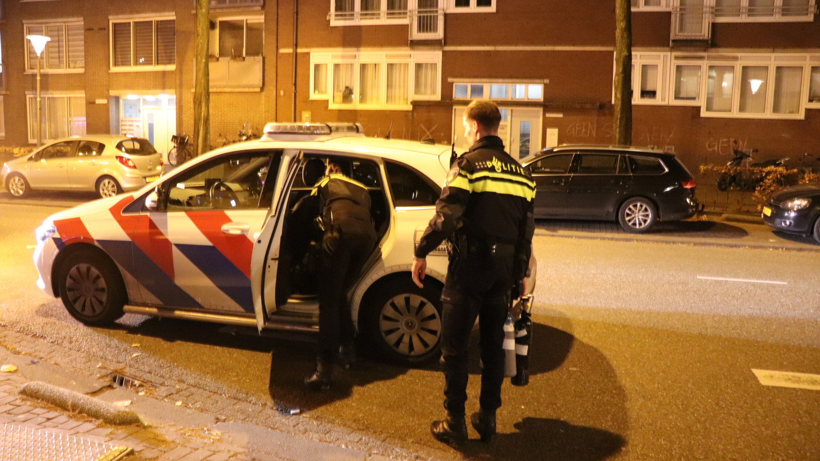 Lachgasbezorger beroofd op Molukkenstraat