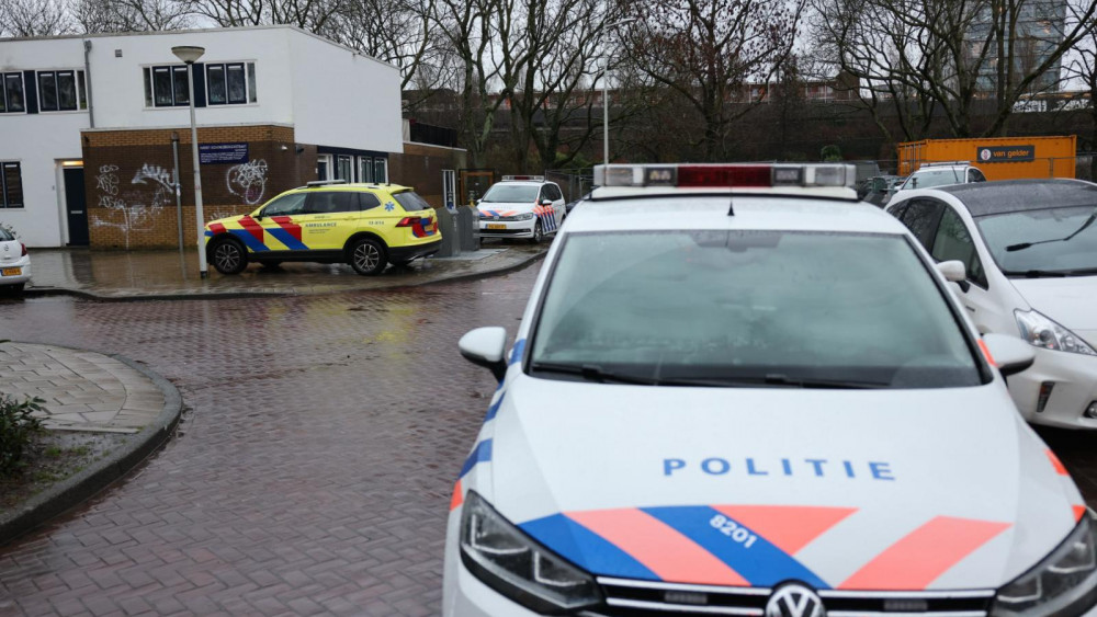 Man (20) Gewond Bij Steekpartij In Nieuw-West - AT5