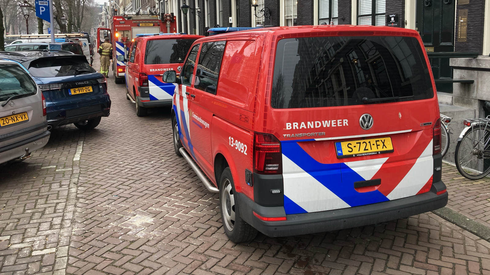 Brandweer controleert pand Herengracht