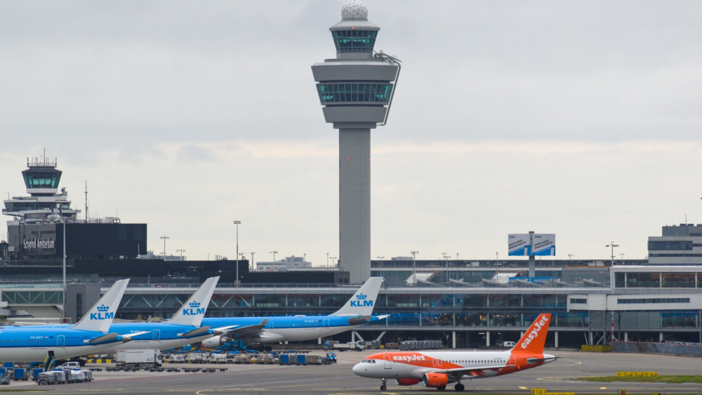 Stricter requirements for international travel by Amsterdam civil servants