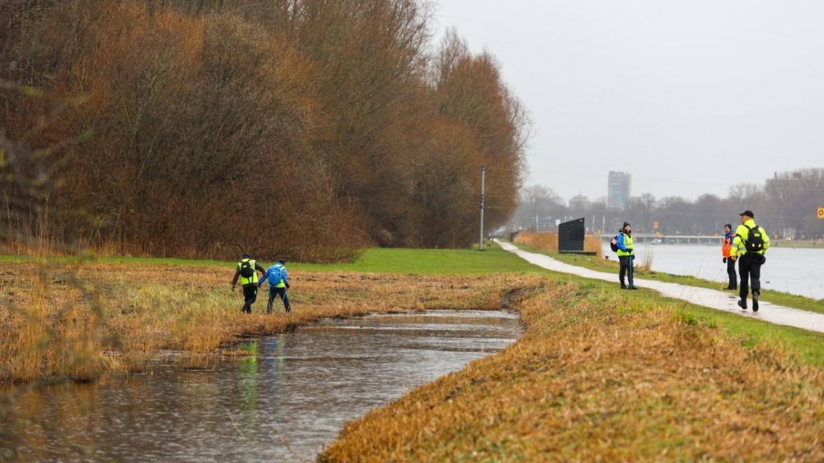 Veteranen Search Team zoekt in Amsterdamse Bos naar vermiste Jessica (29) uit Haarlem