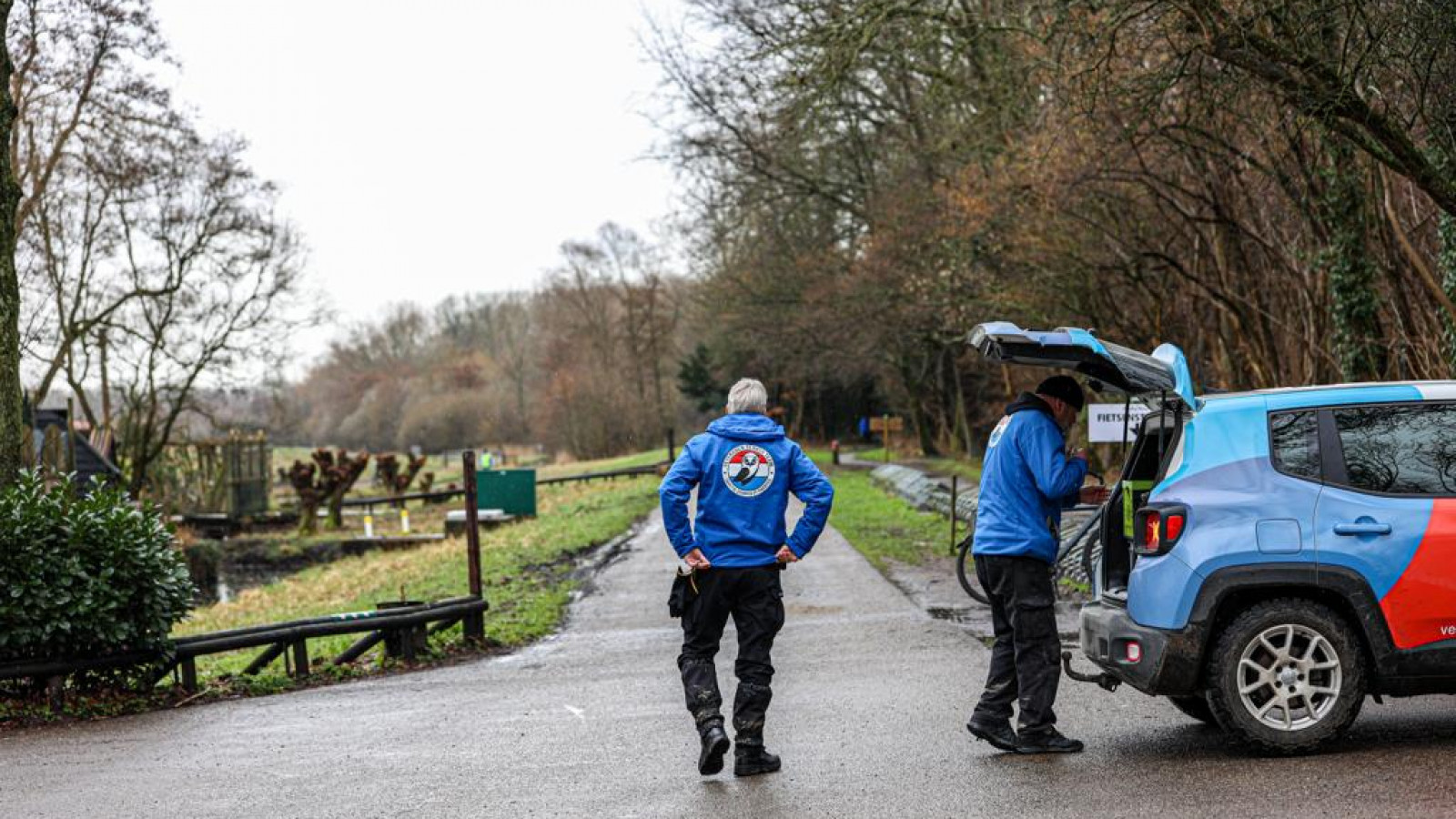 Veteranen Search Team zoekt in Amsterdamse Bos