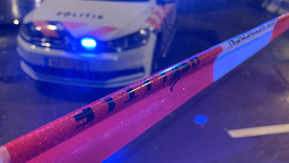 Overvaller drukt pistool tegen hoofd van man met nephorloge in Sloterdijk