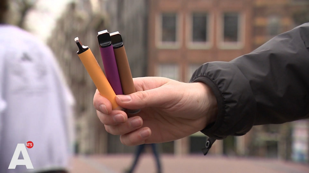 VVD wants smoke- and vape-free zones around schools