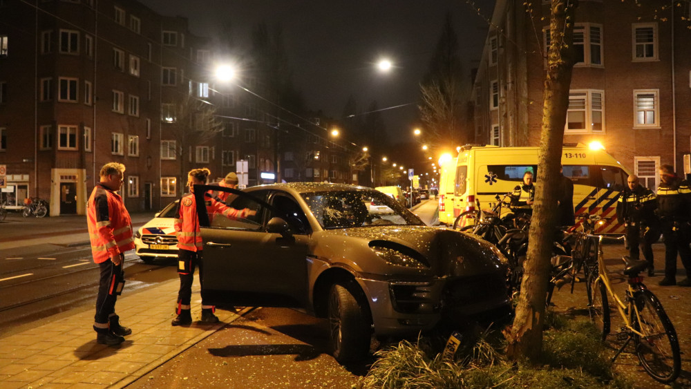 Automobilist Laat Fietser En Bijrijder Gewond Achter Na Ongeval In Zuid ...