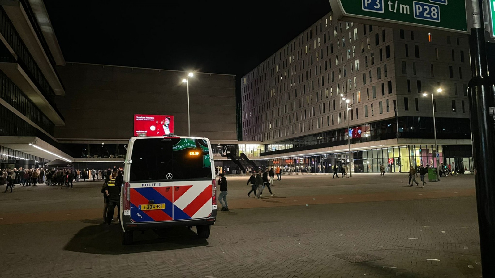 Politie rondom de Johan Cruijff Arena