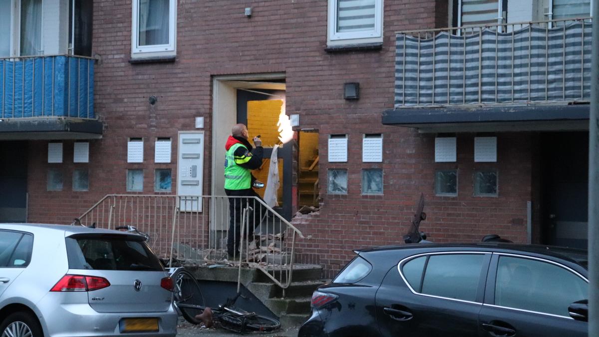 Weer explosie in de stad: dit keer bij woningen Osdorp - AT5