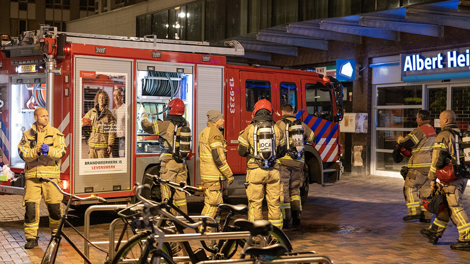 Explosie en brand bij restaurant aan Bijlmerplein