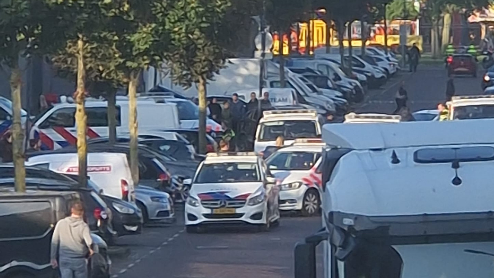 Politie bij kermis Osdorp