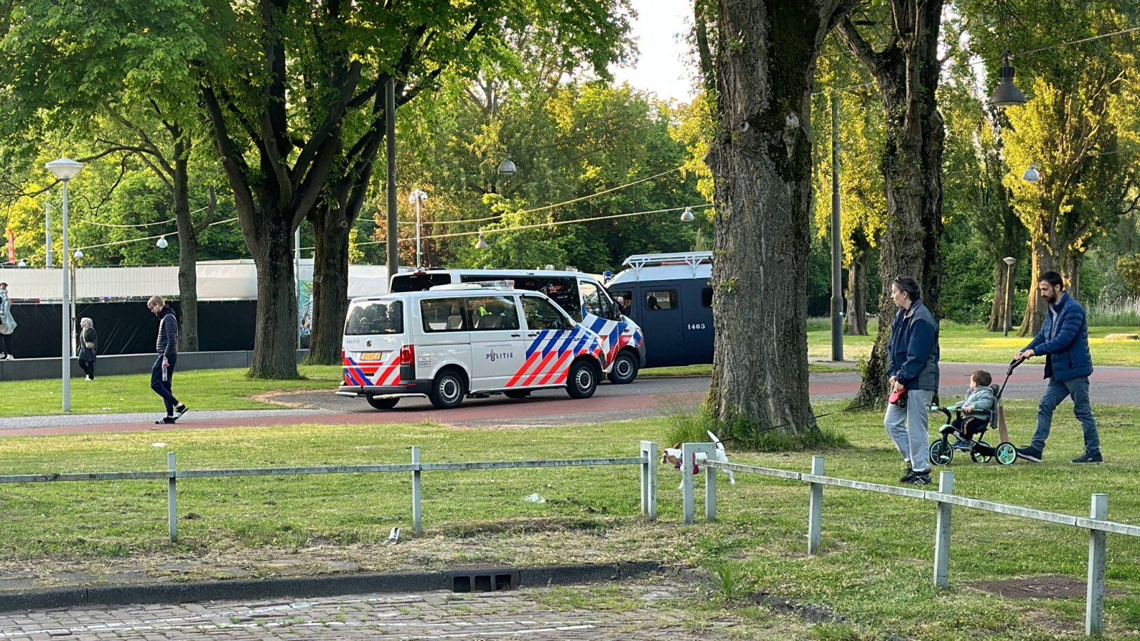 Politie bij kermis Osdorp