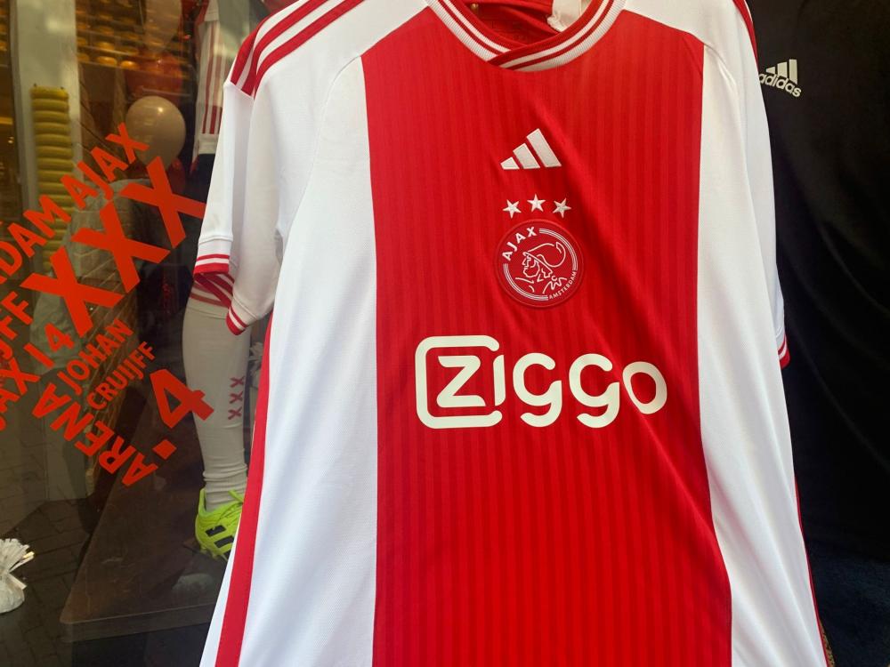 regiment Doornen prijs Fans niet echt gelukkig met nieuwe thuisshirt Ajax: supportersclub roept op  tot boycot - AT5