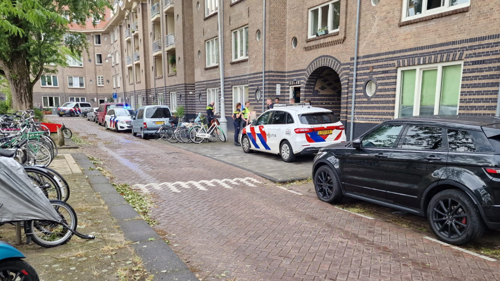 Zwaargewonde Man Belt Aan Bij Woning In Spaarndammerbuurt Na ...