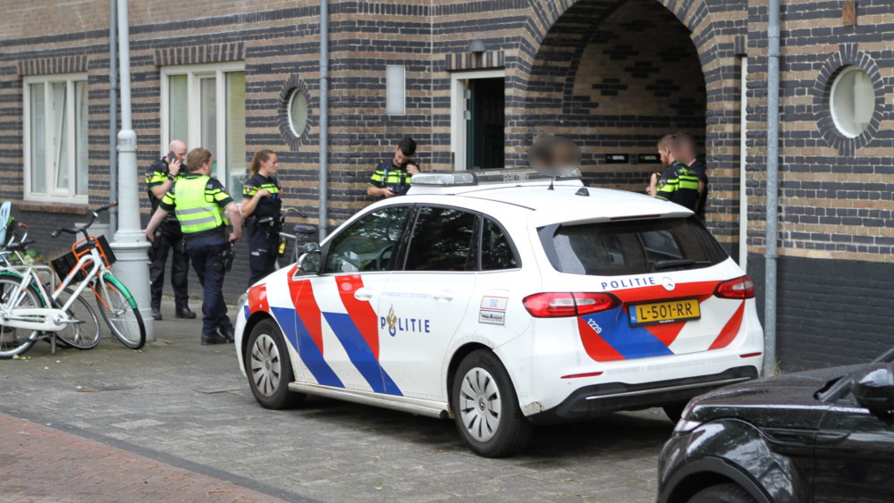 Zwaargewonde Man Belt Aan Bij Woning In Spaarndammerbuurt Na ...