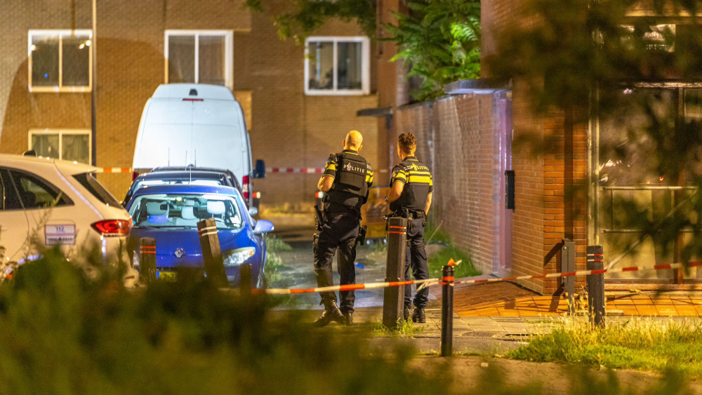 Schietpartij In Zuidoost, Man Met Schotwond Meldt Zich Even Later Op ...