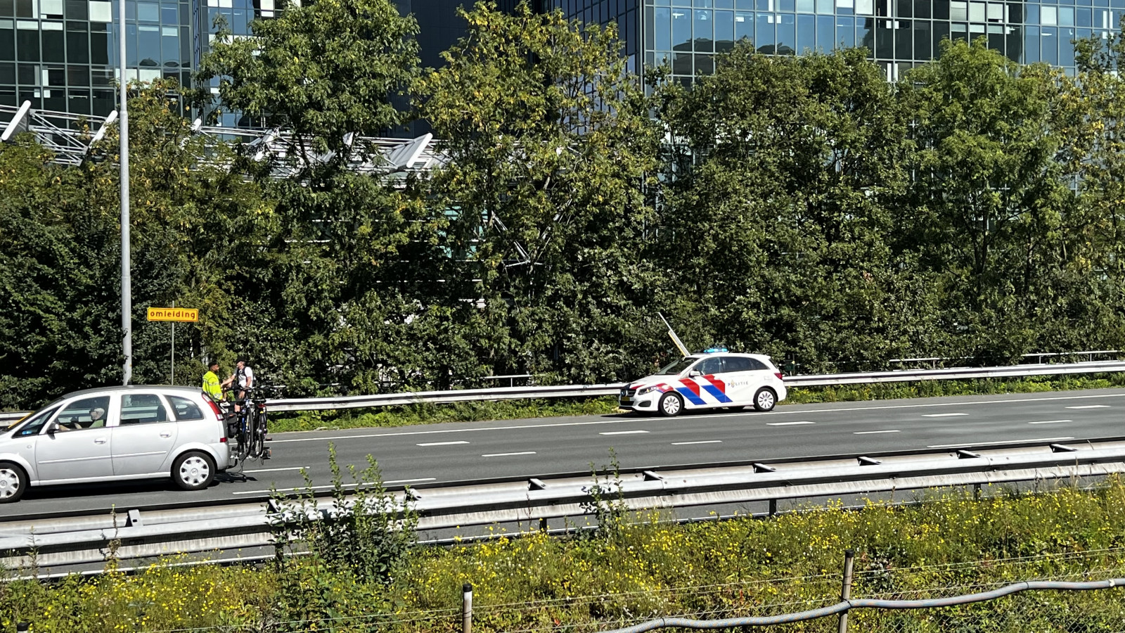 Fietsende toerist 'volgt navigatie' en belandt op de A10