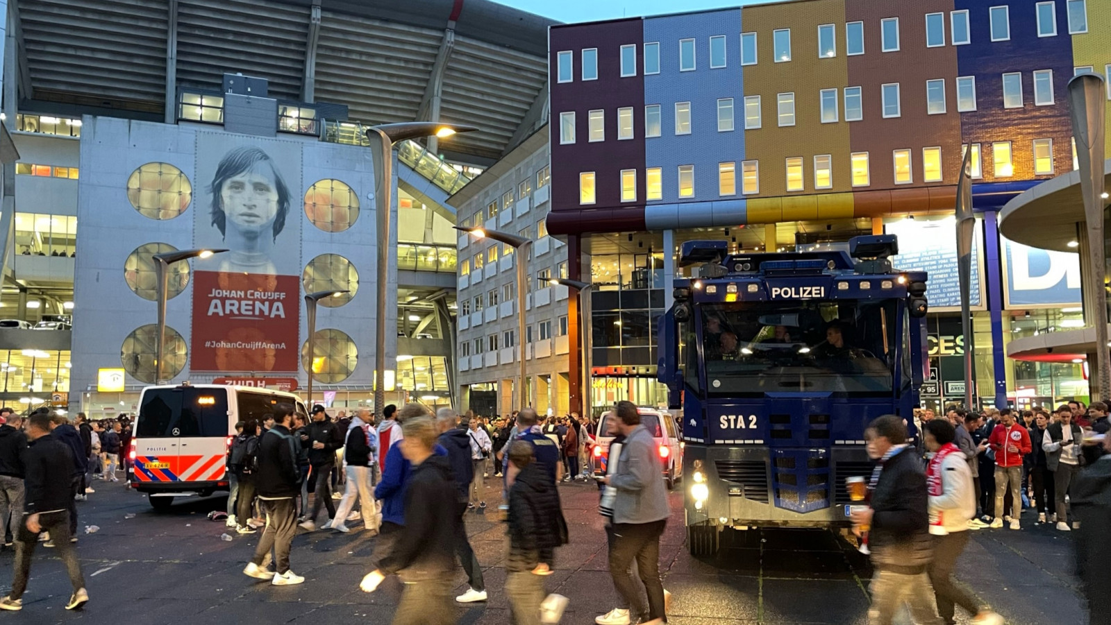 Mobiele Eenheid bij Ajax - Marseille