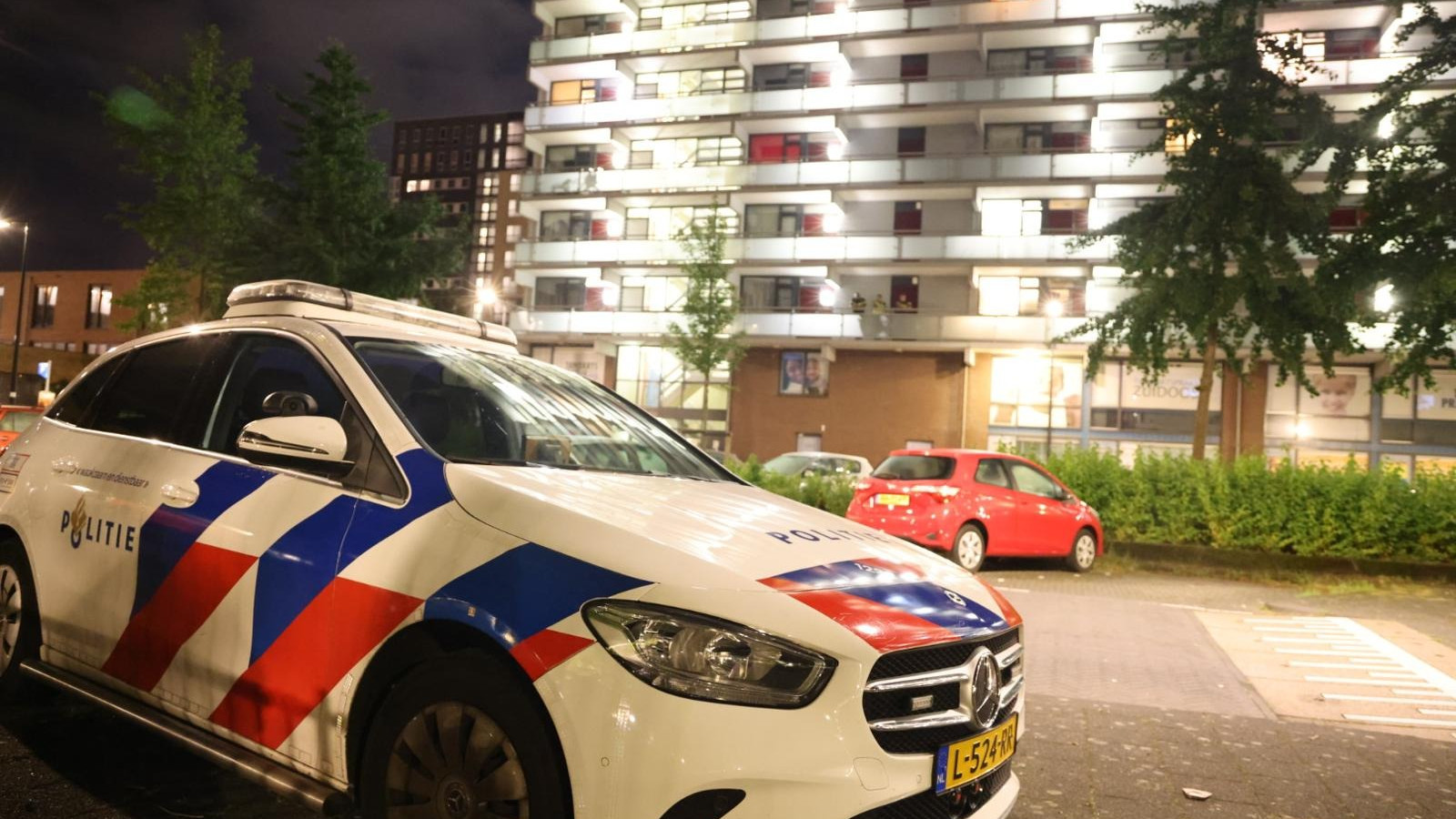 Explosie Galerijflat Zuidoost Politie Zoekt Naar Jonge Verdachten At5