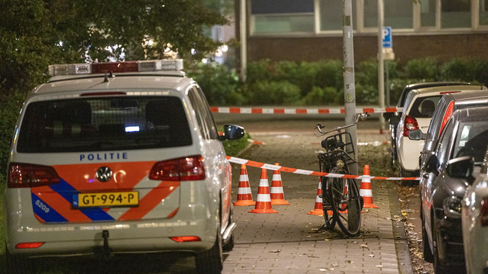 Man (43) Zwaargewond Bij Schietpartij In Nieuw-West, Een Verdachte ...