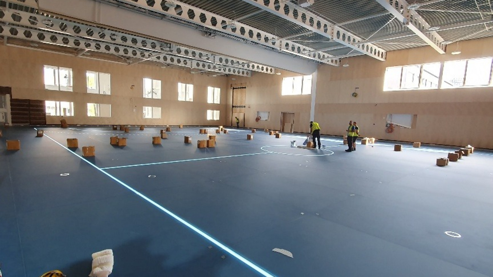 De nieuwe LED-vloer in Sporthal Elzenhagen Zuid