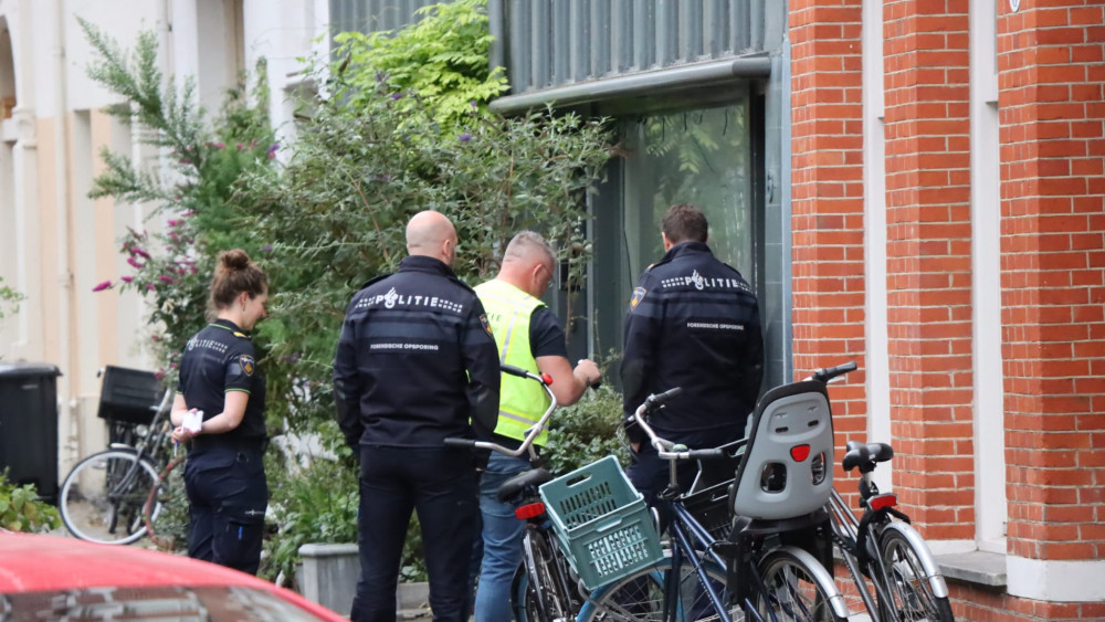 Explosie Bij Gerard Brandtstraat Op Klaarlichte Dag, Politie Zoekt ...