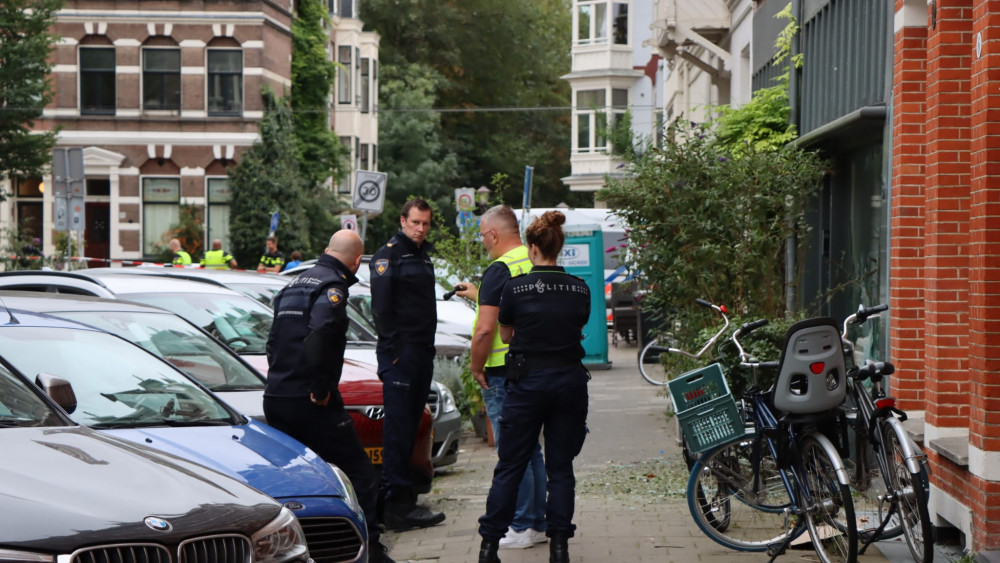 Explosie Bij Gerard Brandtstraat Op Klaarlichte Dag, Politie Zoekt ...