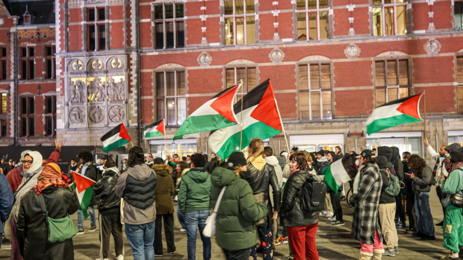 Demonstratie bij CS nadat Palestijnen in ziekenhuis gedood werden door