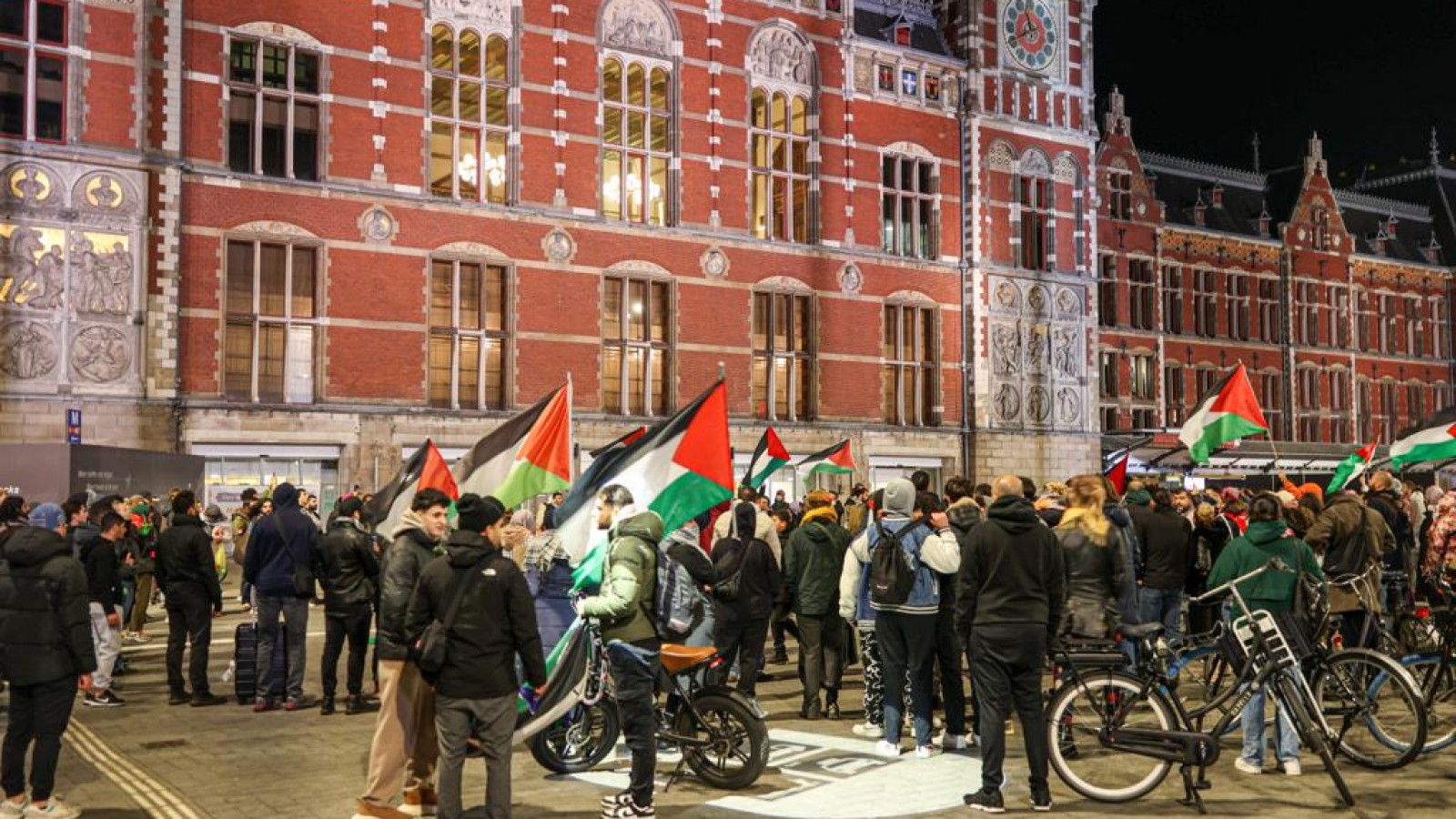 Demonstratie bij CS nadat Palestijnen in ziekenhuis gedood werden door