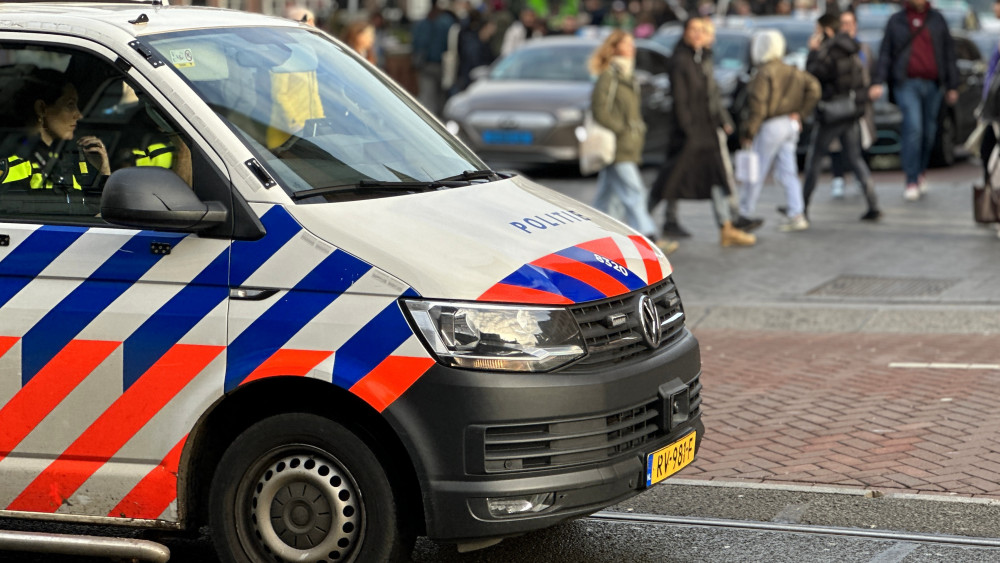 Agenten Vinden Zelfgemaakt Explosief Bij 16-jarige Jongen In Binnenstad ...