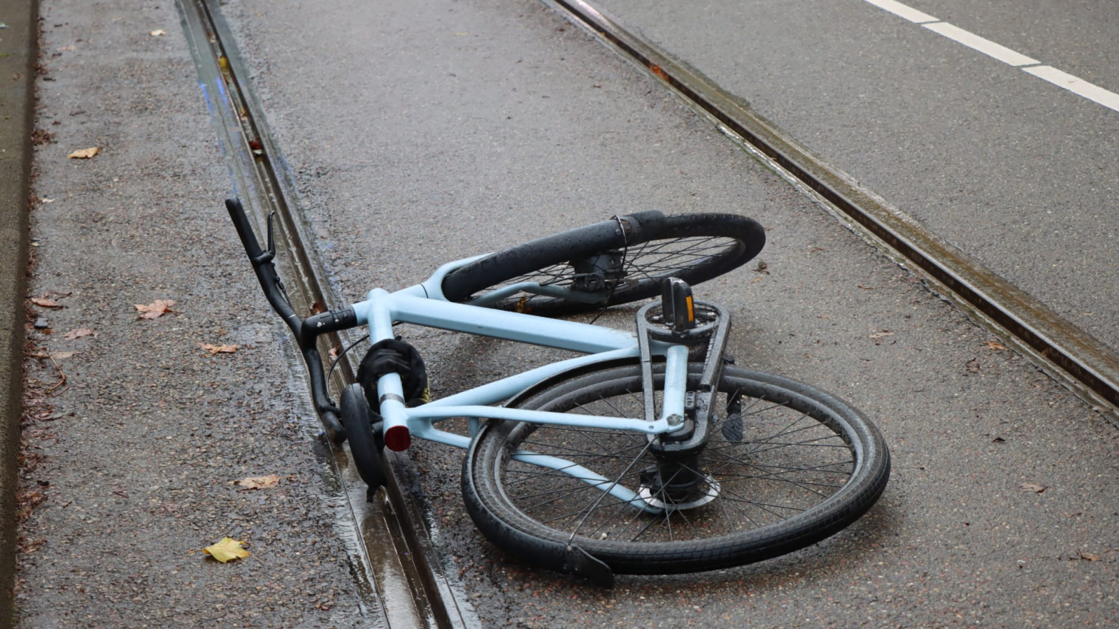 Ongeluk tussen fietser en taxi Beethovenstraat in Zuid