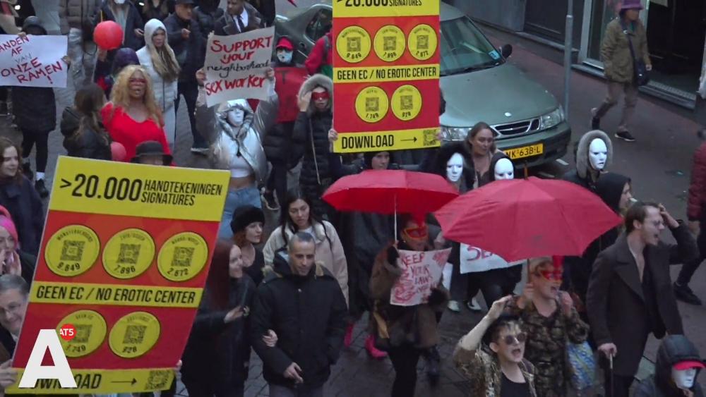 Protest van het Monsterverbond tegen erotisch centrum - AT5