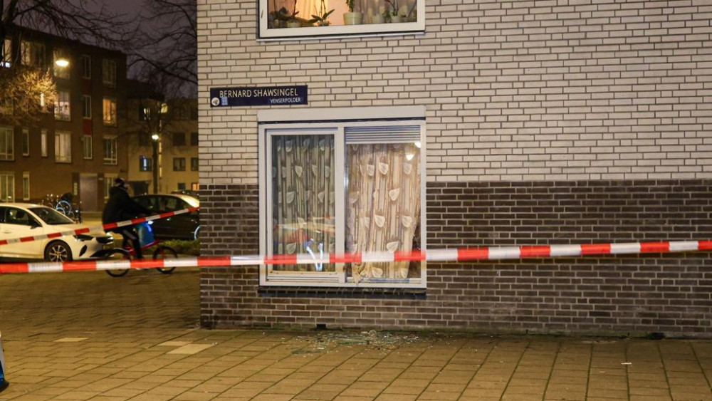 Explosive Explosion at Bernard Shawsingel in Zuidoost: No Injuries Reported