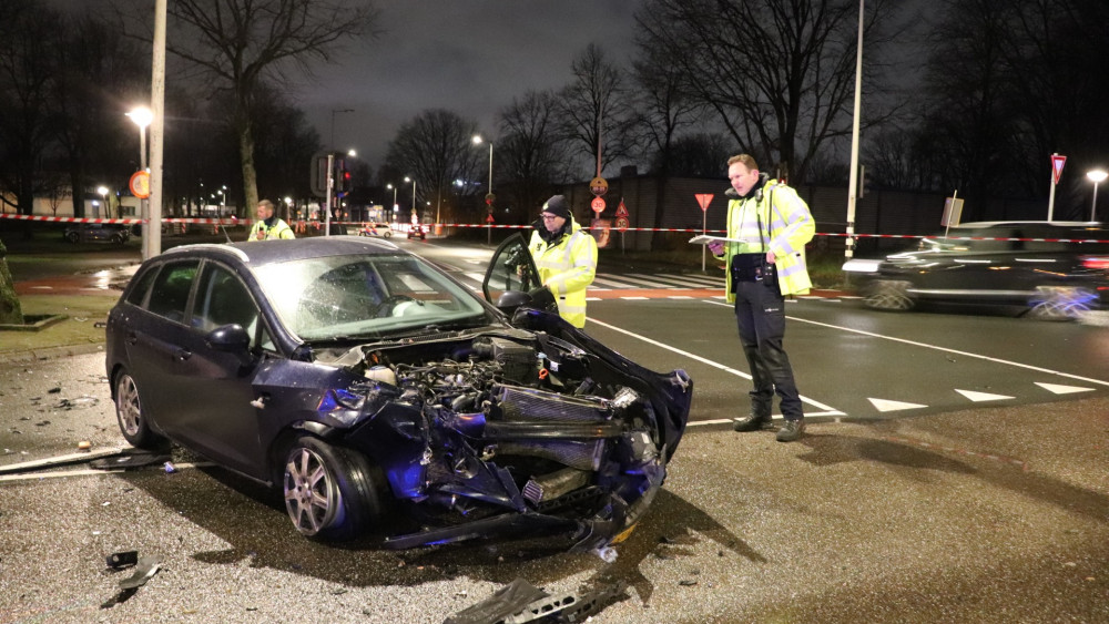 Twee Gewonden Bij Botsing Op Kruispunt Kamperfoelieweg - AT5