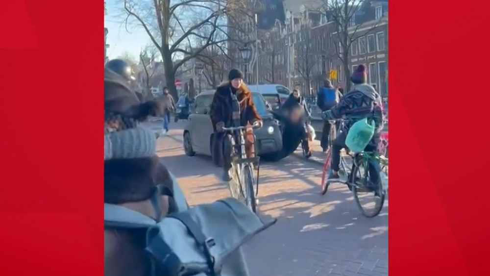 Shocking Hit-and-Run Incident at Leliesluis in Amsterdam Center Leaves Bystanders Terrified and Driver On the Run