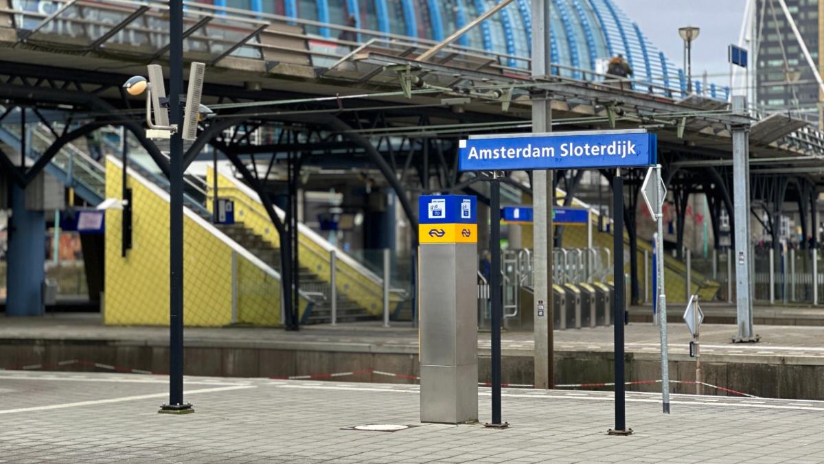 Tijdelijk geen treinen tussen Sloterdijk en Haarlem door beschadigde spoorbrug
