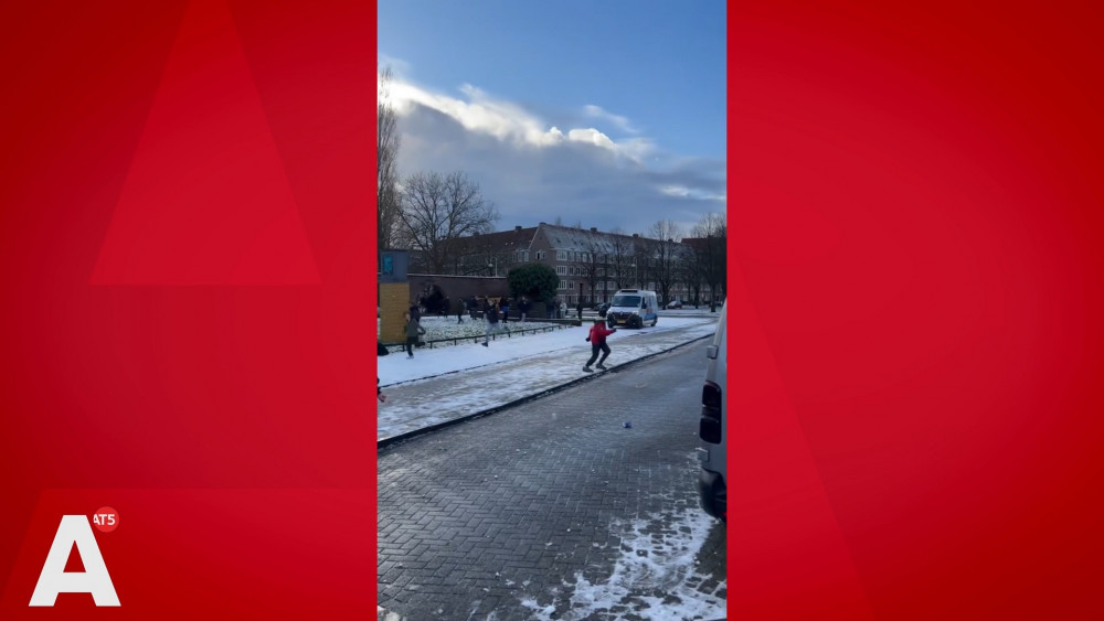 Amsterdam Lyceum Students Pelting Motorists with Snowballs: Hectic Situation Escalates With Aggressive Response from Administrators and Drivers