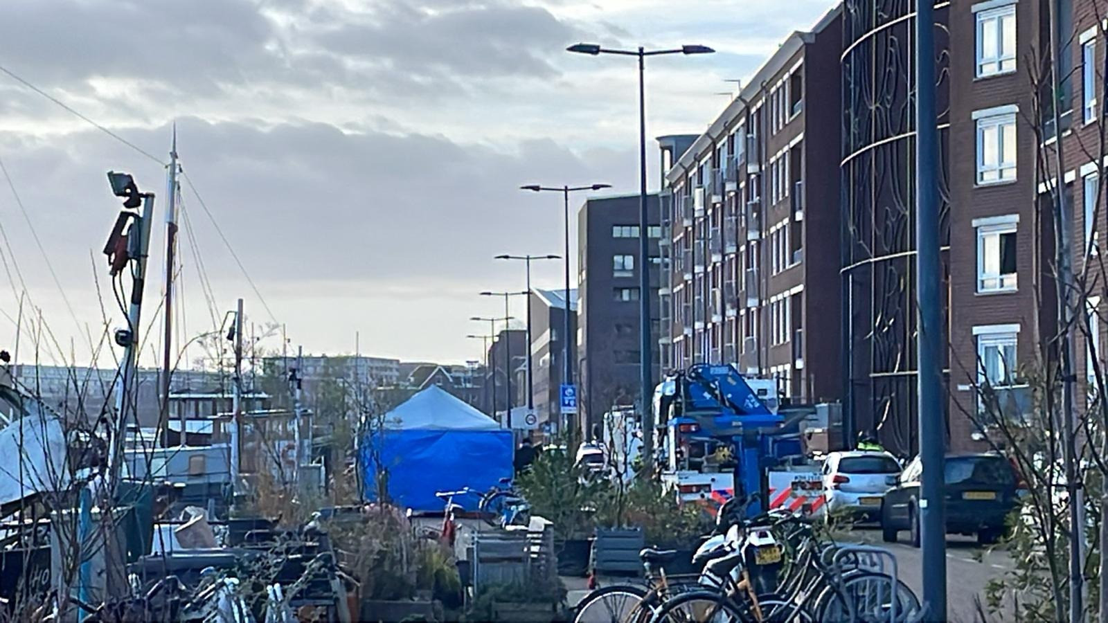 Lichaam gevonden in water bij Levantkade