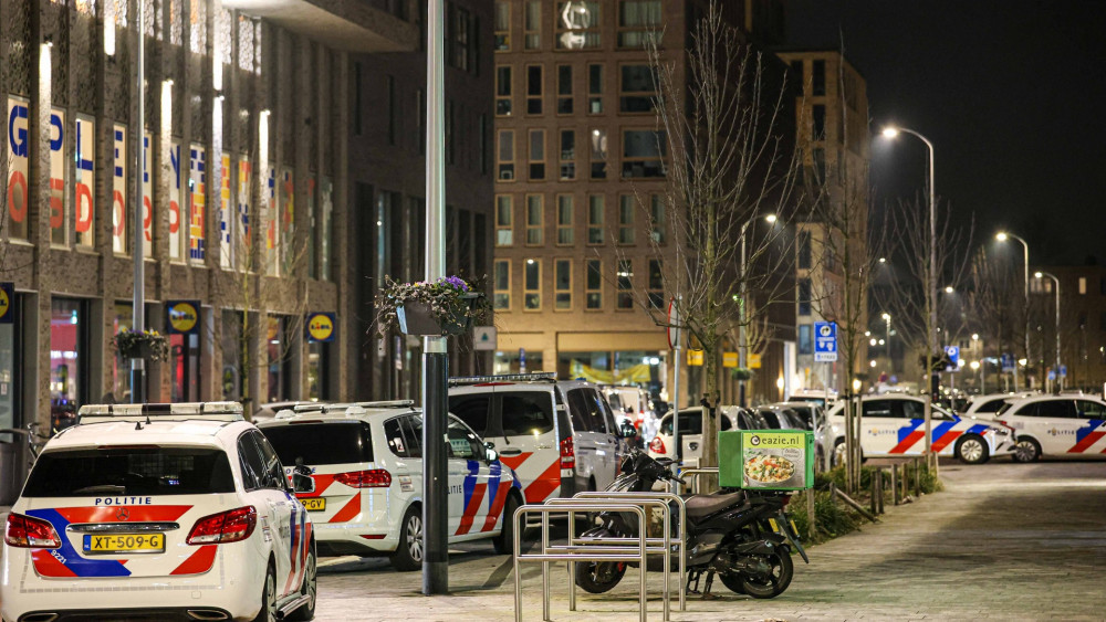 Meerdere Schoten Gelost Bij Flatportiek In Osdorp, Man (38) En Vrouw ...