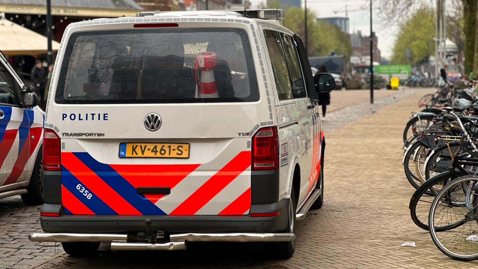 Politie op Nieuwmarkt vanwege Nederland - Schotland