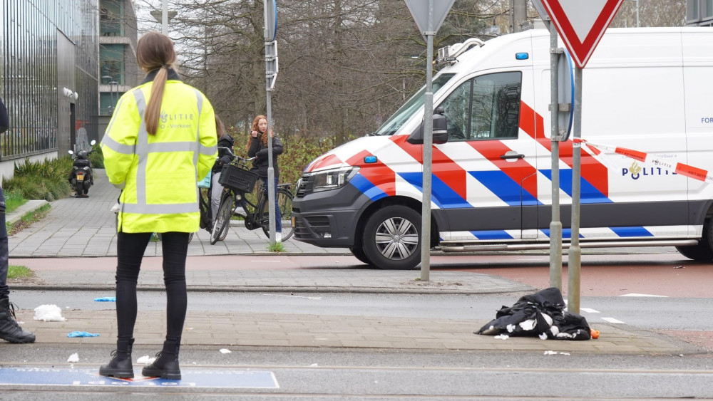 Voetganger Met Hoofdwond Naar Ziekenhuis Na Aanrijding Met Tram - AT5