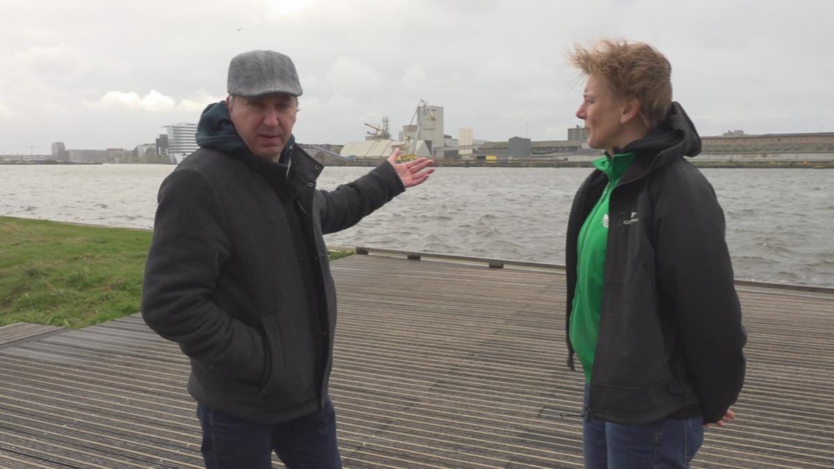 Bewoners Tuindorp Oostzaan vrezen nog 16 jaar stank door afgeblazen verhuizing kunstmestfabriek