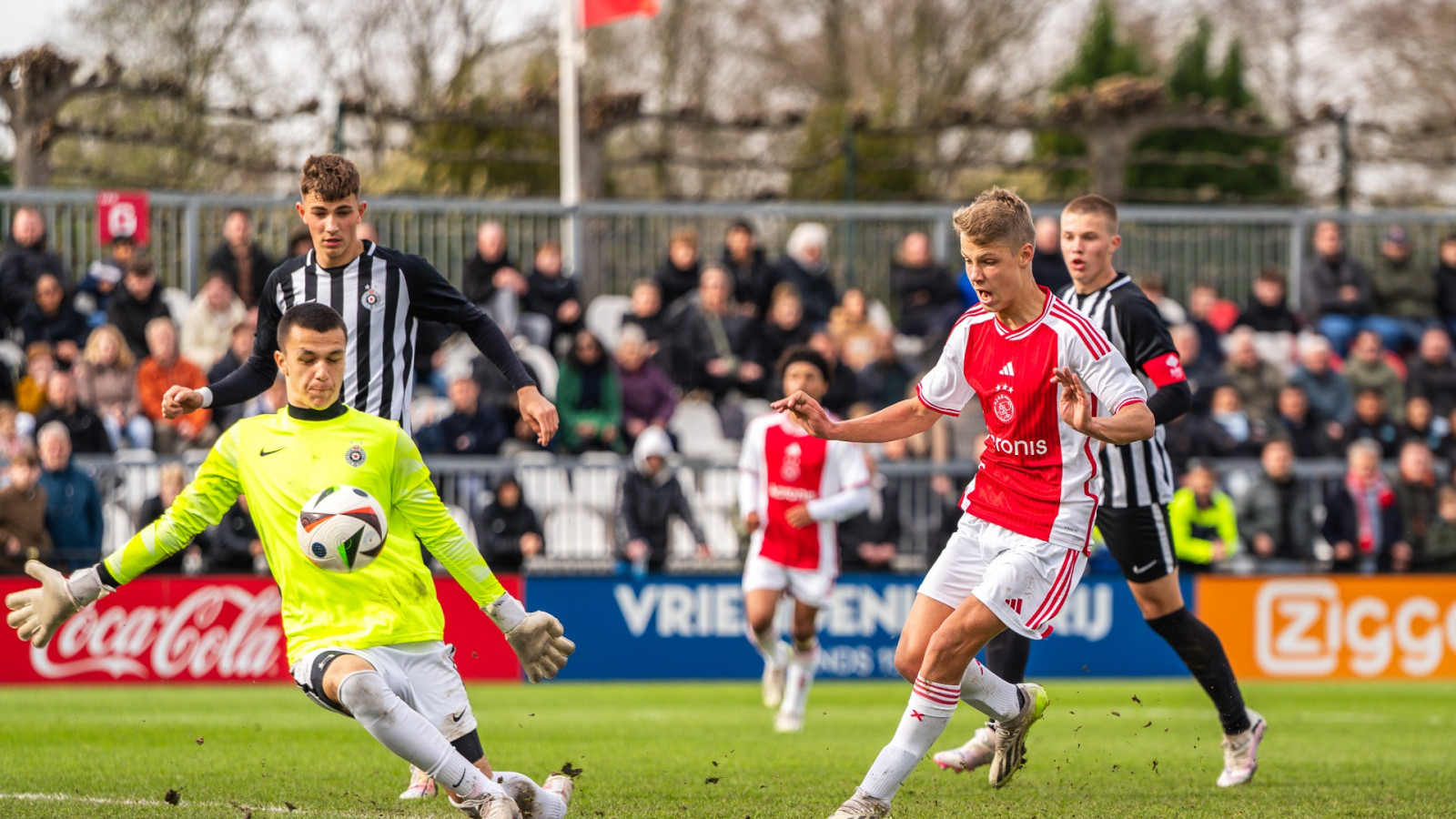 Ajax wint finale Future Cup 