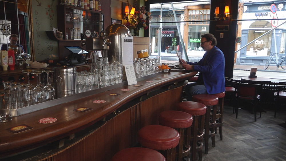 Uno sguardo filosofico sul brown bar: “Un luogo dove praticare l’arte di vivere insieme”