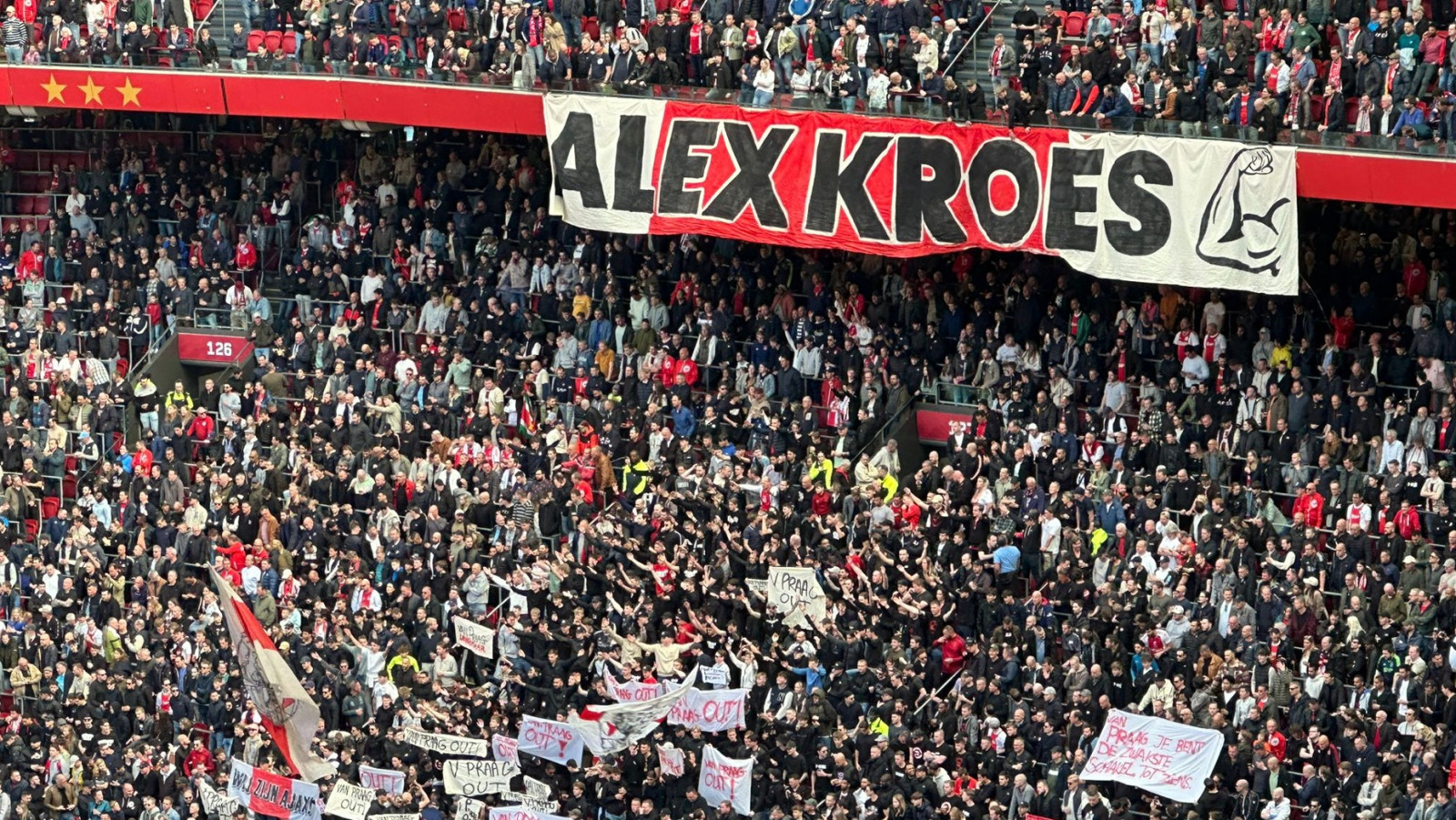 Spandoek over Alex Kroes