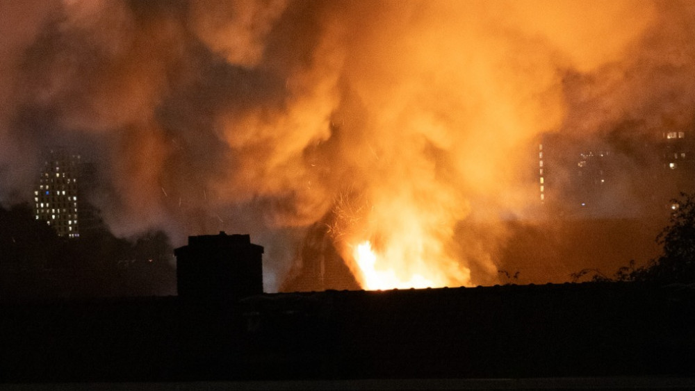 Major Fire Breaks Out in House on Pieter van der Doesstraat – Updates and Details